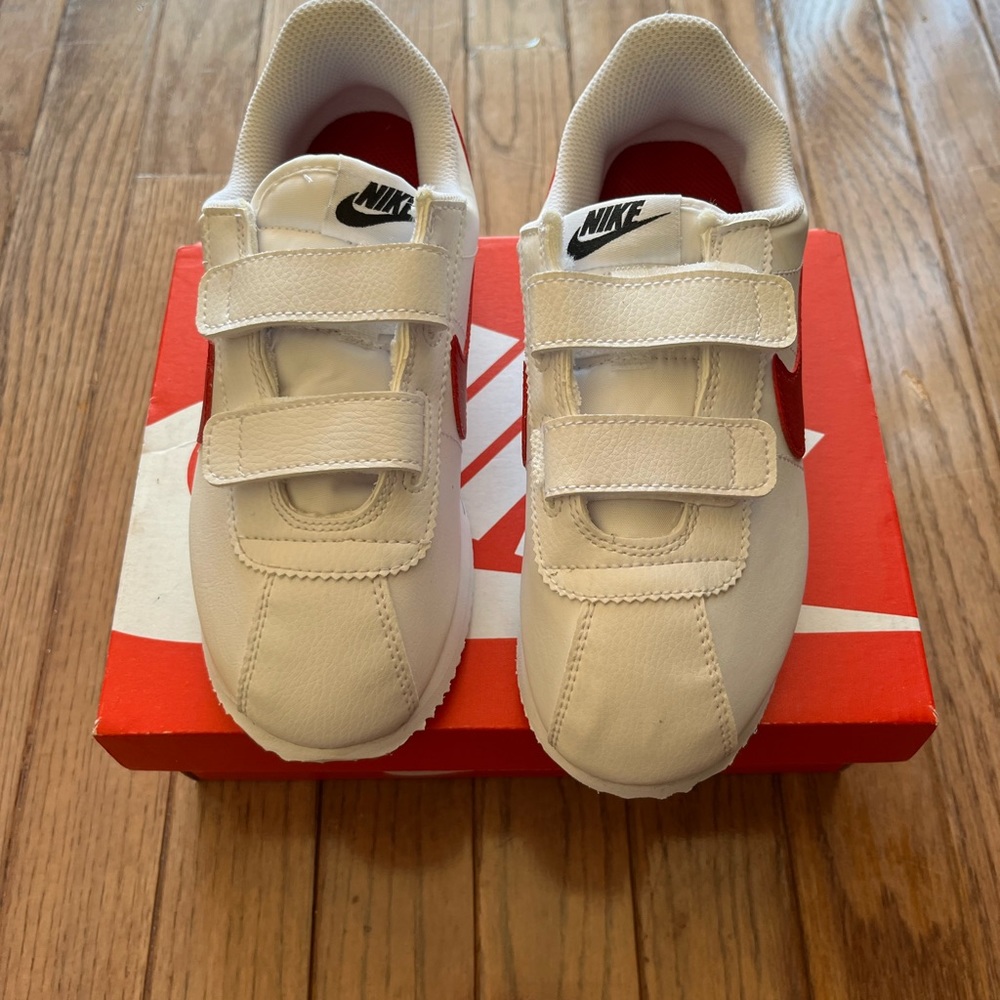 Size 2Y (PSV) - Nike Cortez Basic SL Low Varsity Red 904767 103 - Picture 2 of 5